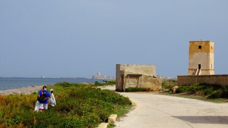 Pulizia alle Saline di Trapani